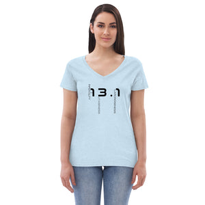 Thirteen Point One Women’s V-Neck T-Shirt BLK TXT
