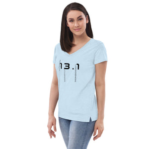 Thirteen Point One Women’s V-Neck T-Shirt BLK TXT